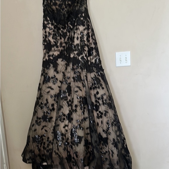 This is a beautiful brand new Casablanca Beloved wedding dress size 18. - Picture 7 of 7